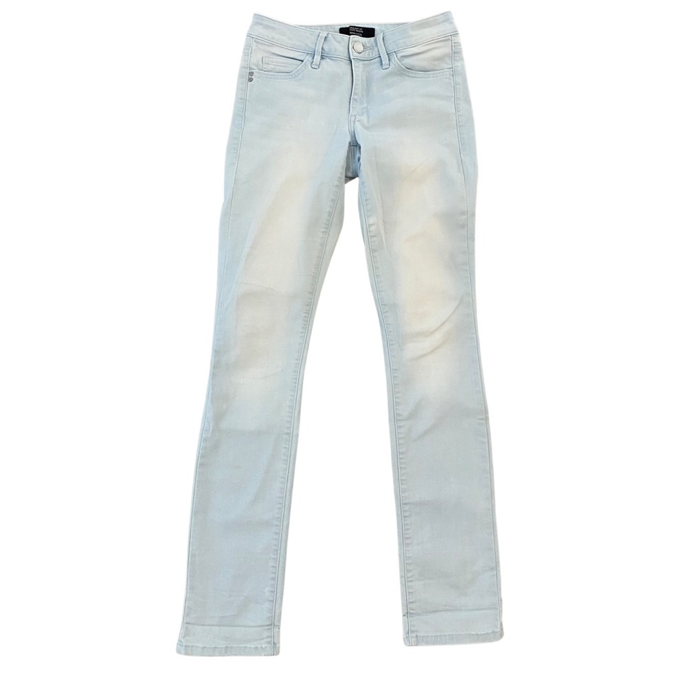 Casual// Light blue wash jean